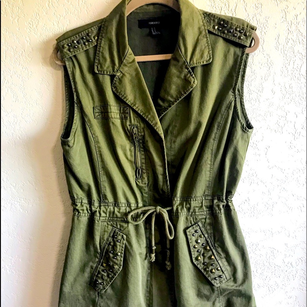 Utility jacket/vest with stud trim ⭐️